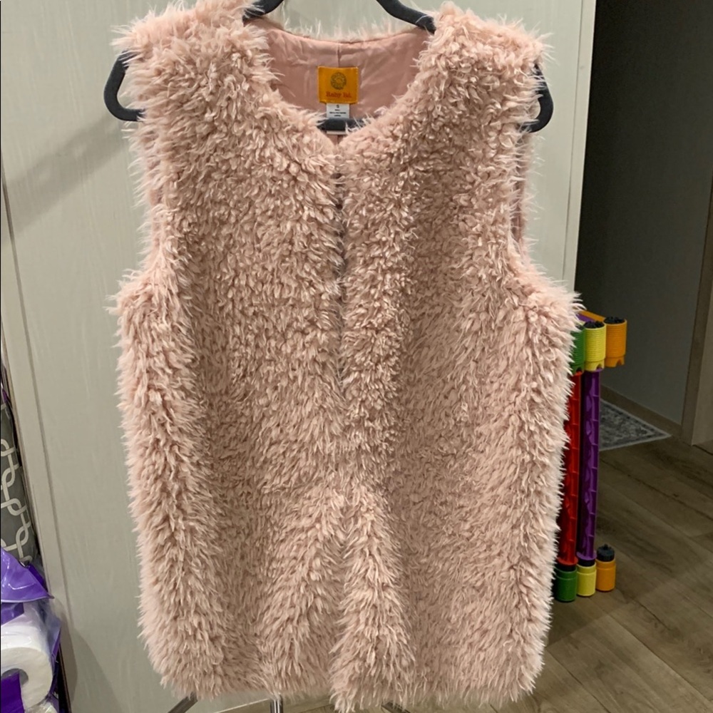 Ruby Rd Pink Faux Fur Vest Sleeveless Shaggy Cozy Outerwear Women's Small‎
